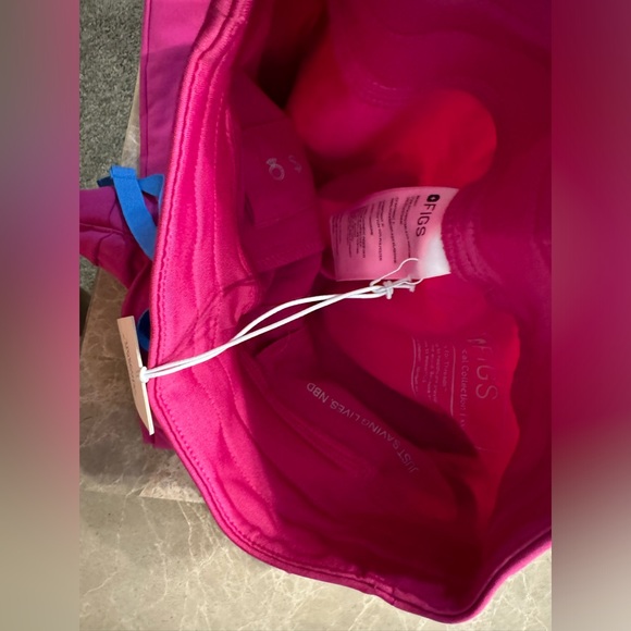 Figs Zamora Jogger Scrub Pants XXS Petite
Raspberry Sorbet - Picture 6 of 7